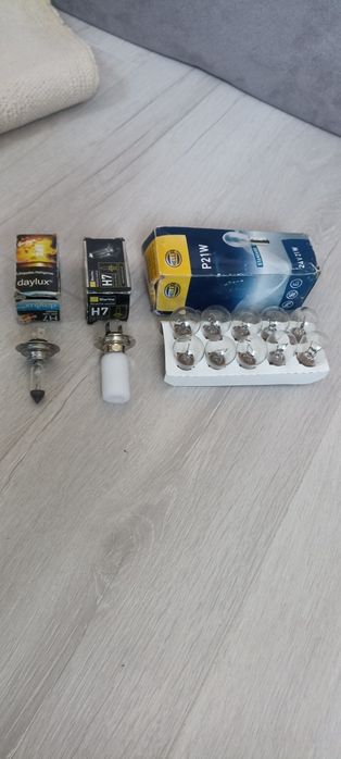 Крушки за камион - всички за 8 евро