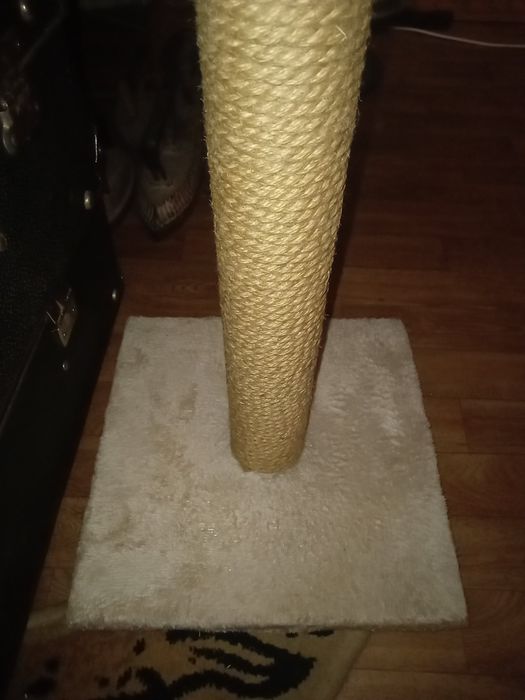 Когтеточка с полкой