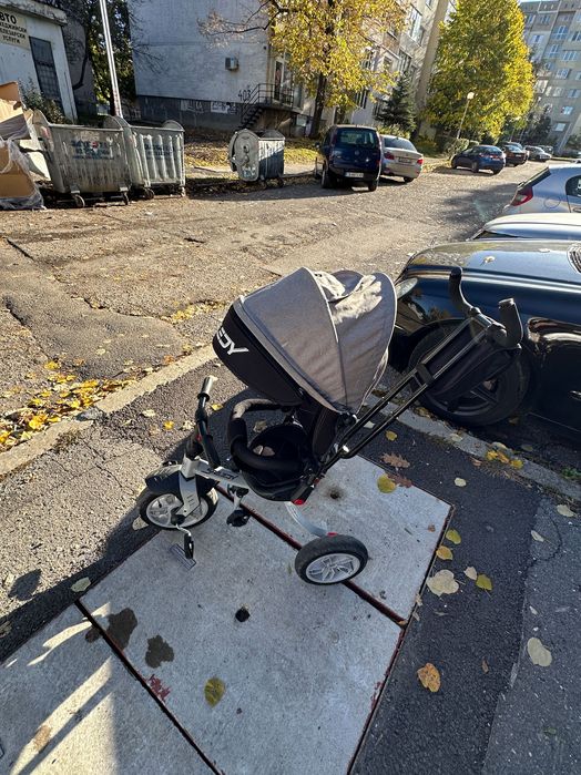 . Здравейте продавам две триколки