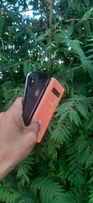 Iphone xs samsung galaxy S10 ikkalasi sotiladi