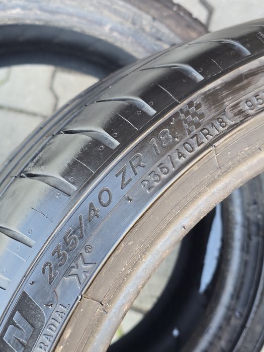 235 40 18 Michelin