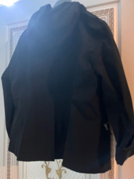 Продам ветровку Massimo Dutti