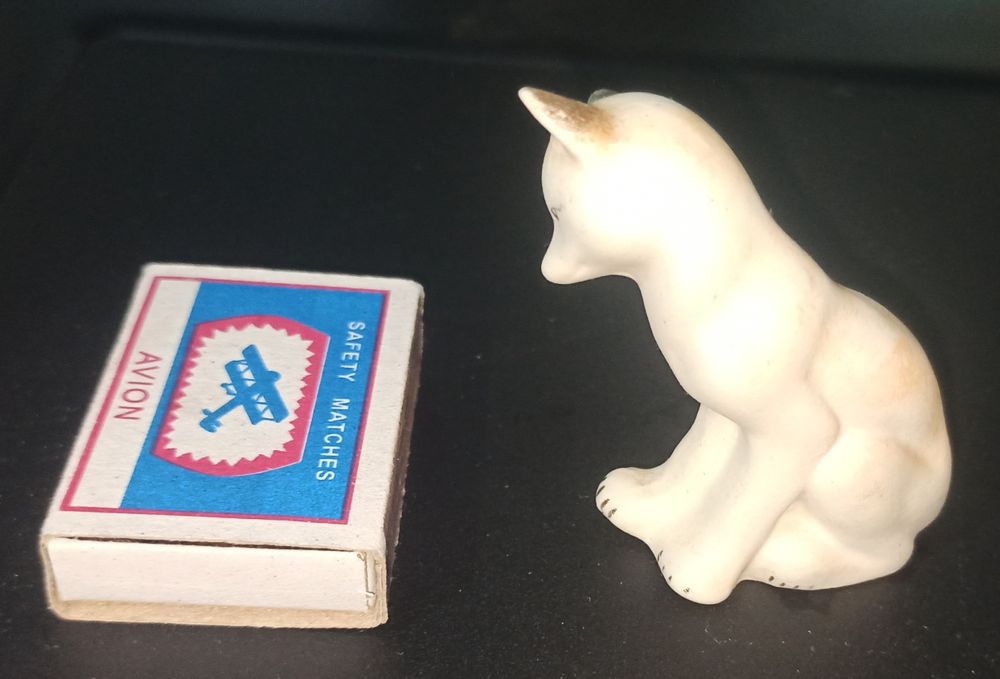 Фарфoрoвая стaтуэтка – Лиса