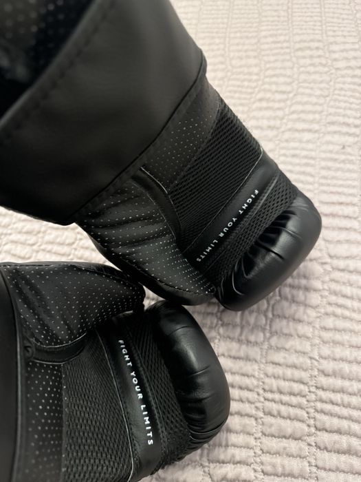 Manusi box Outshock 120 negre si fase negre