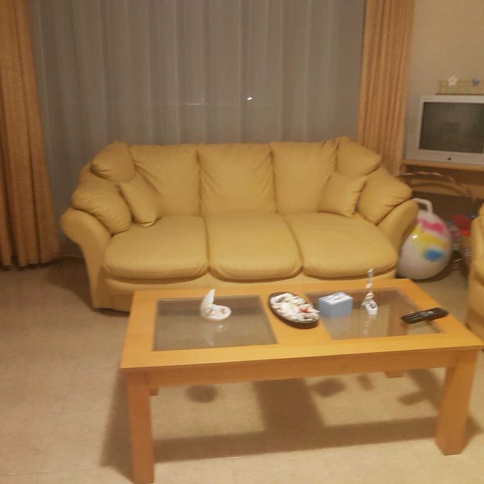 Диван еко кожа, ТВ маса, холна маса, бюро