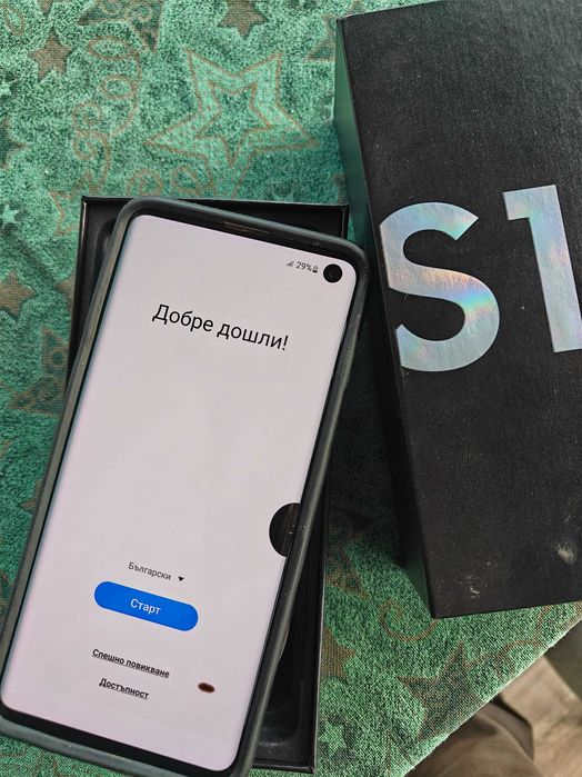 Samsung Galaxy S10 + Speck case + зарядно + AKG слушалки