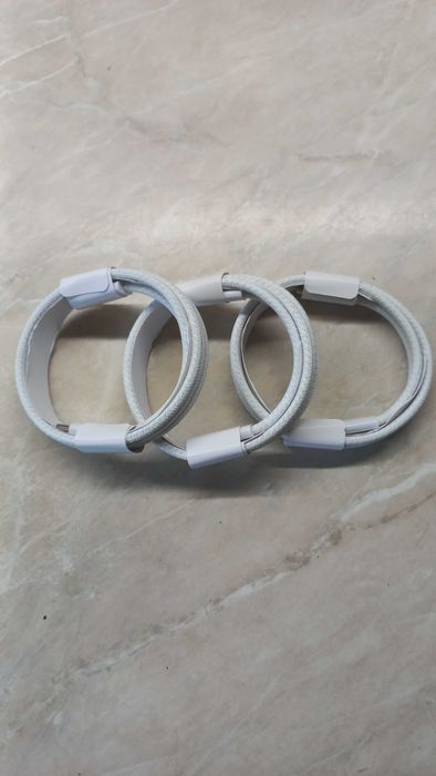 Кабел за зареждане AirPods Pro / iPhone – плетен,чисто нов