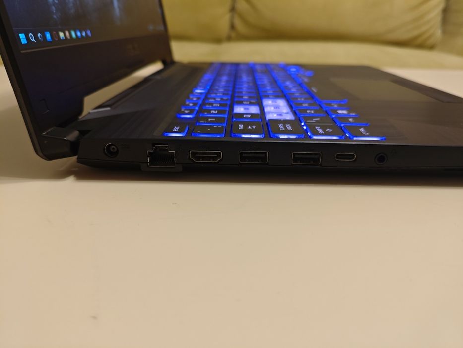 ASUS TUF F15 | i5-11400H | RTX 3050 | 16GB RAM | 512GB SSD | 144Hz