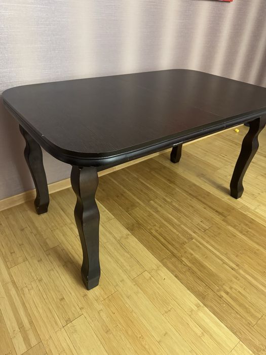 Продам деревянный стол