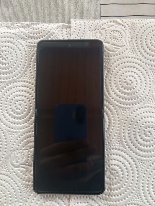 Samsung Z Flip 8