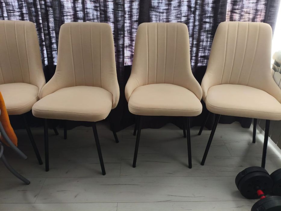 Продам новые стулья