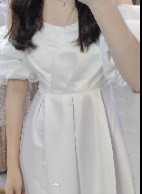 Белое вечернее платье