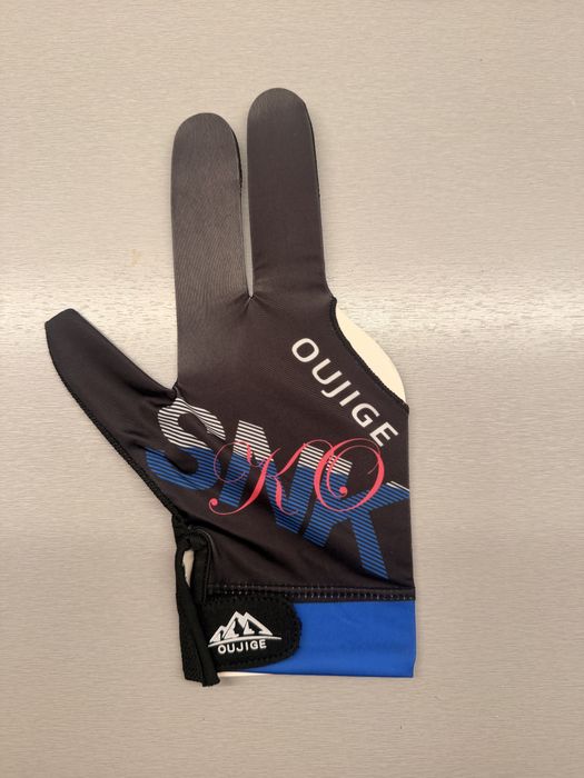 Перчатка для игры в бильярд