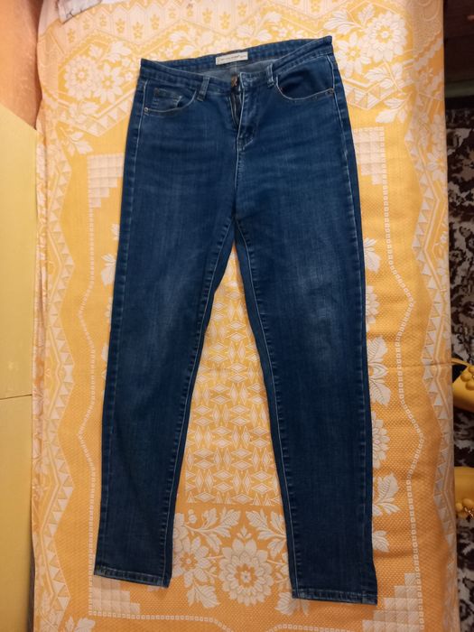 Джинсы и вельветки Colins