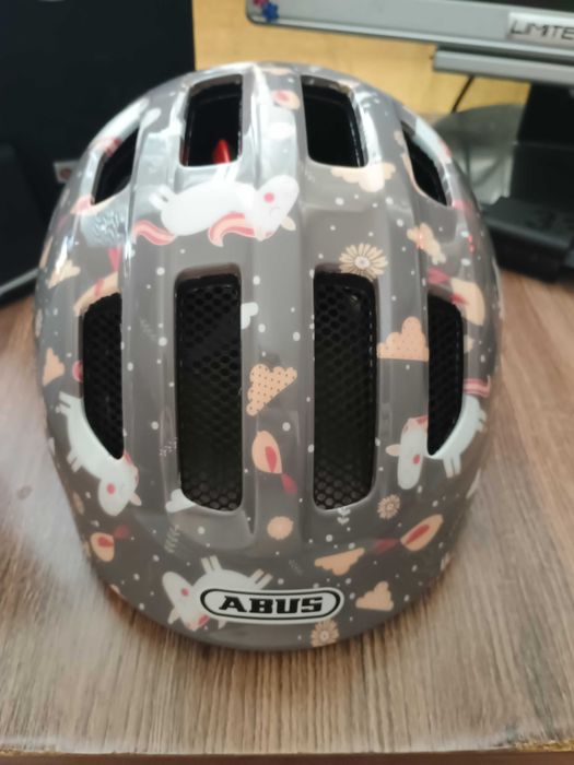 Детска каска за колело нова