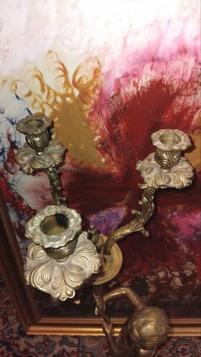 Бронзов свещник със фигура