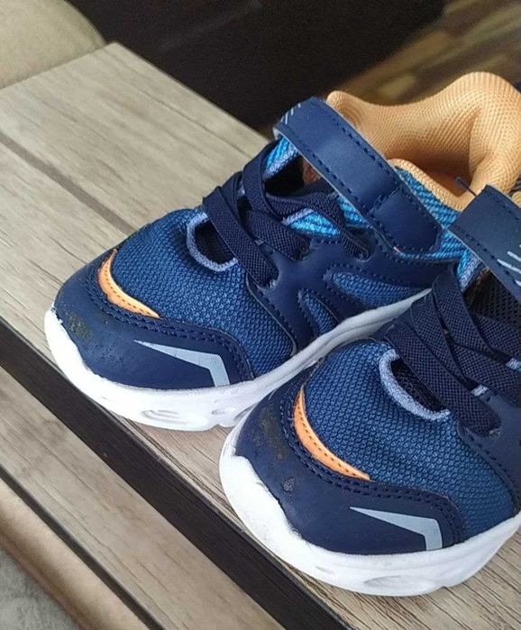 Кроссовки Vicco 25 р