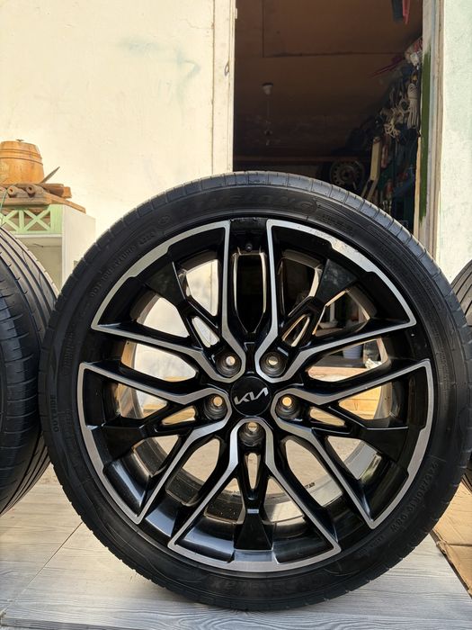 Диски R19 на Kia K5 оригинал 5шт