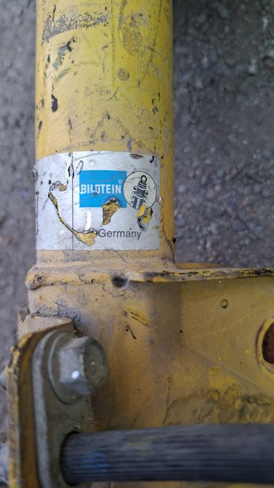 Амортизатор SUBARU