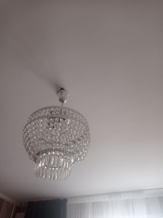 Пррдаётся хрустальная люстра