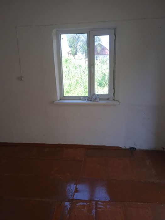 Тез  арада  үй  сатылады  .  Срочно  продам  дом  .