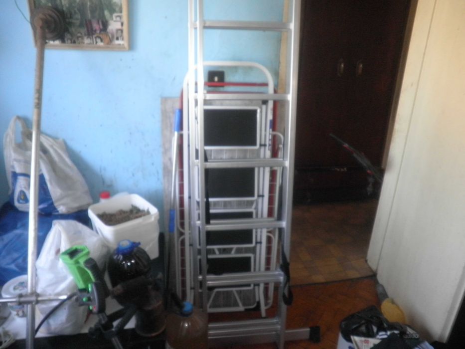 Продавам  алуминиева  стълба  .