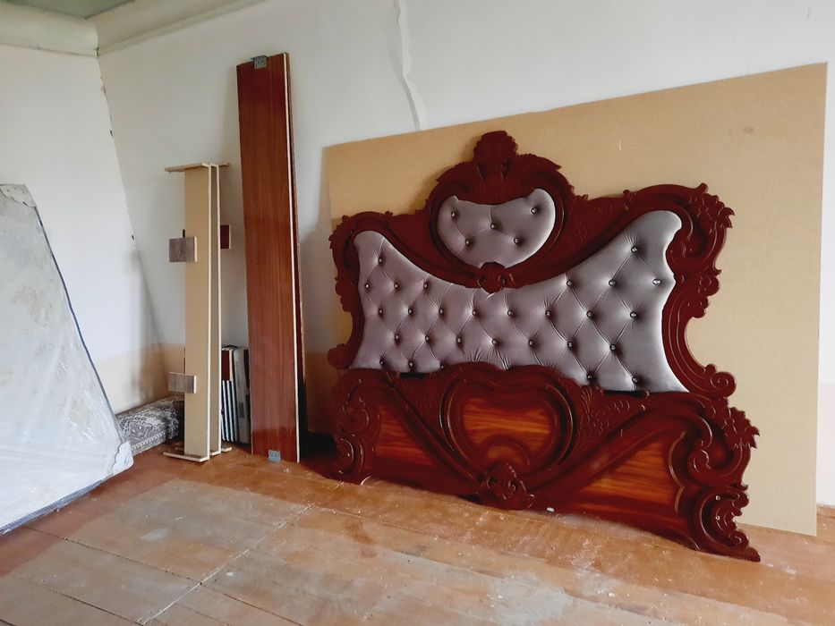 Kamplekt mebel. Spalni.shkaf.tosh oyna