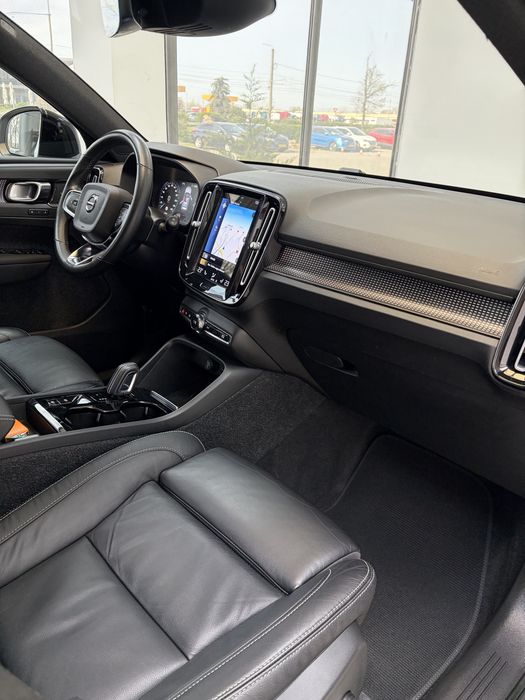 Volvo XC-40 2022 R-Design Plugin | Navi 4D | Pano | Faruri Led | 184.000Km