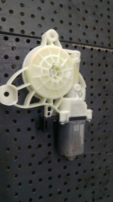 Motoras macara stanga fata mercedes glc c253 facelift x253 w253 a0009065806 a76186113