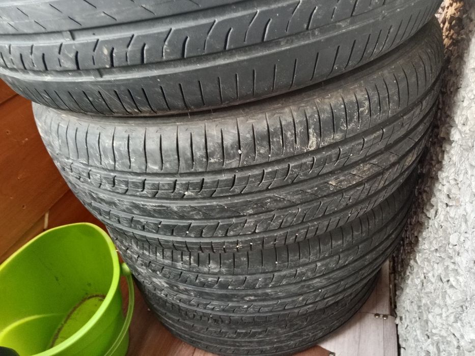 Продам срочно летний шина