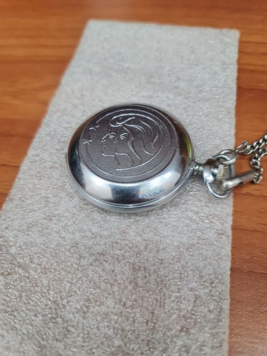 Часы молния идеал !