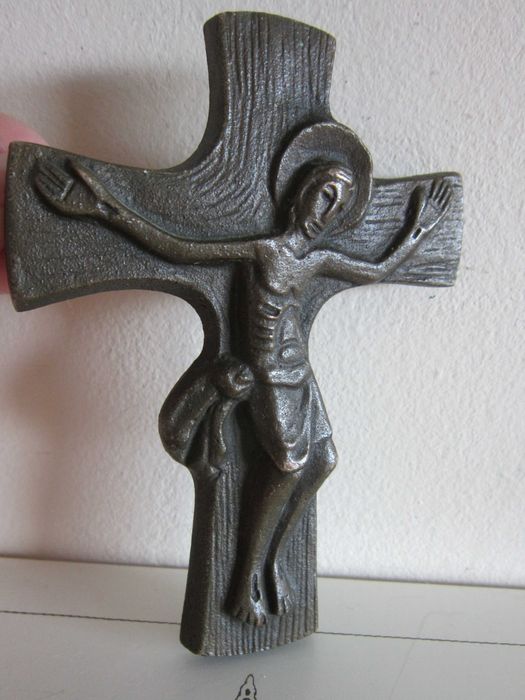cadou rar Crucifix Cruce bronz masiv brutalist Egino Weinert