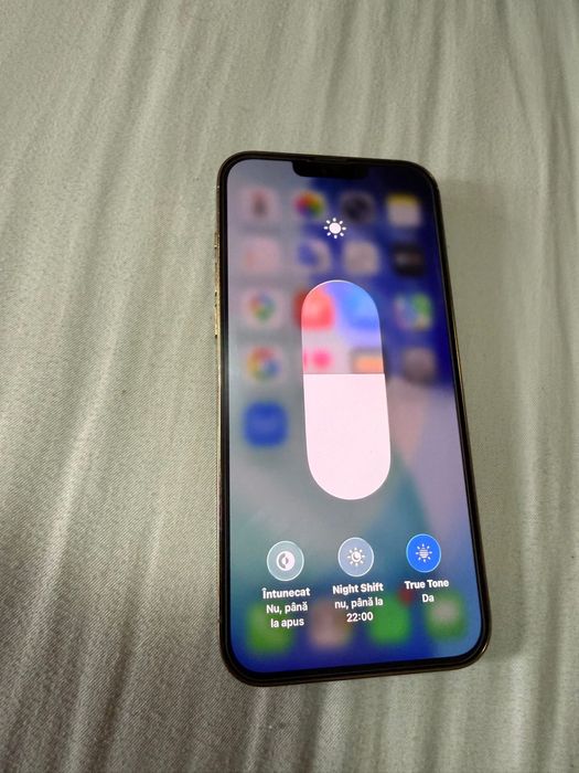 Vand iphone 13 pro max gold 128 gb ca nou 10 din 10 impecabil totul originial
