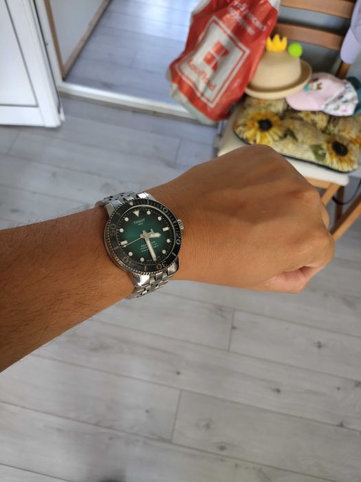 Часовник Tissot почти като нов.