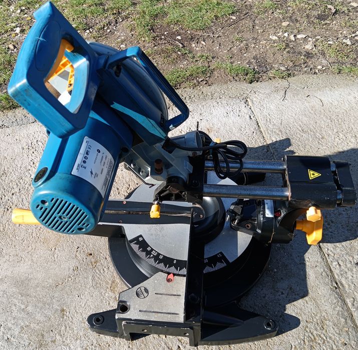 Circular pendular, culisant si unghiular, CMI, motor 1800W