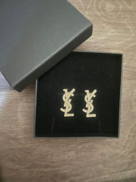 Дамски обеци различни