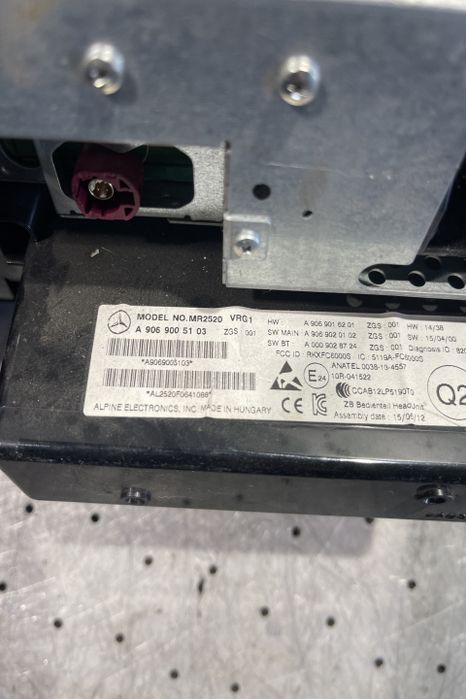 Radio cd A 906 900 51 03 A 906 900 51 03 A 906 900 51 03 Mercedes-Ben