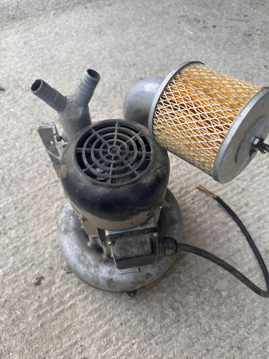 Вакум помпа HERZ, 140 mbar.