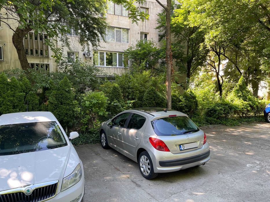 O senzatie de condus de neegalat plafon panoramic fix din sticla dotari premium
