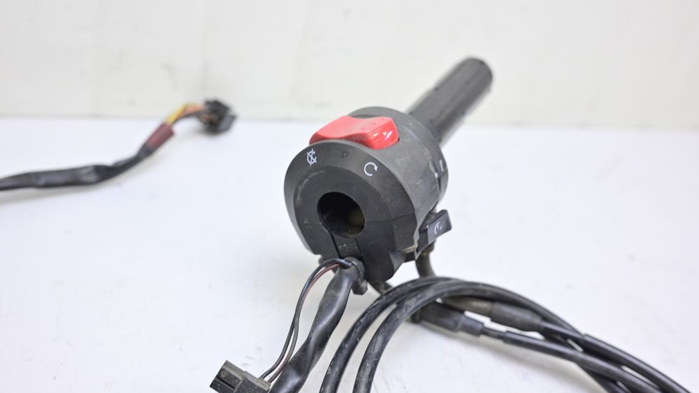 Bloc Comenzi Switch Dreapta Tub Cabluri Acceleratie Suzuki GSR 600
