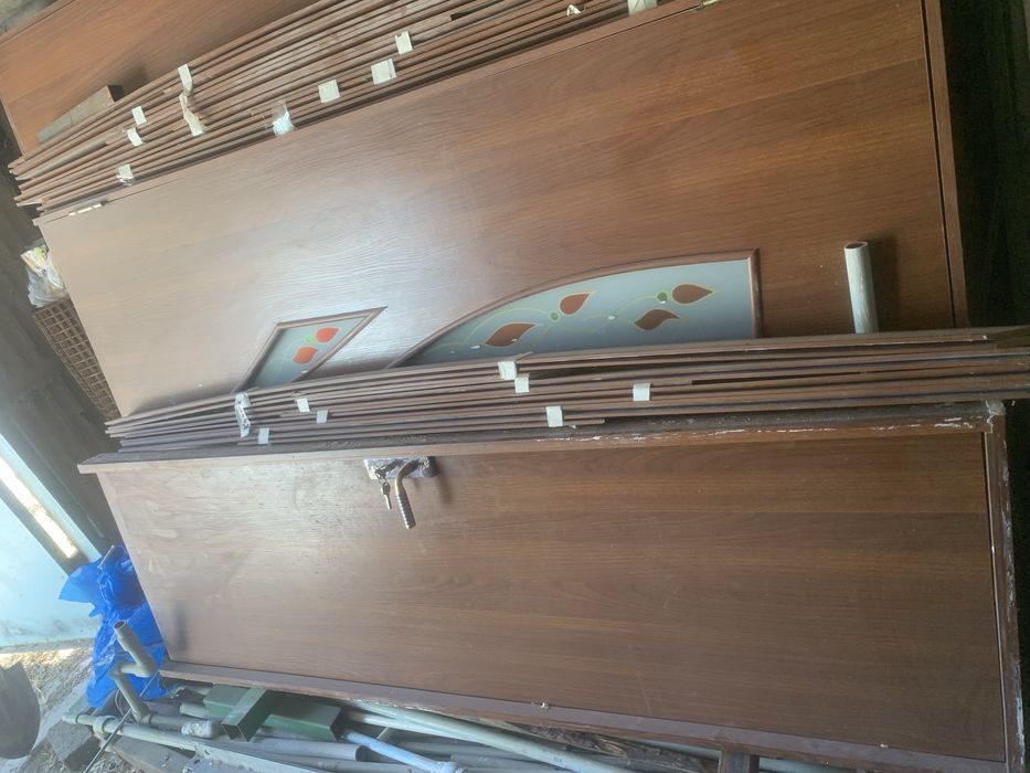 Двери межкомнатные б/у