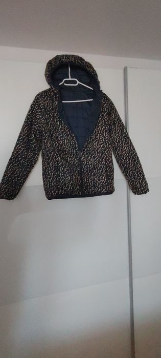 Geacă cu două fețe