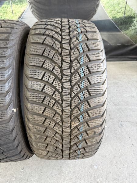 255/40/17 KUMHO 2бр