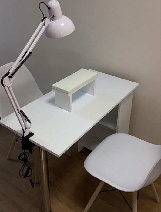 Маникюрный стол в аренду