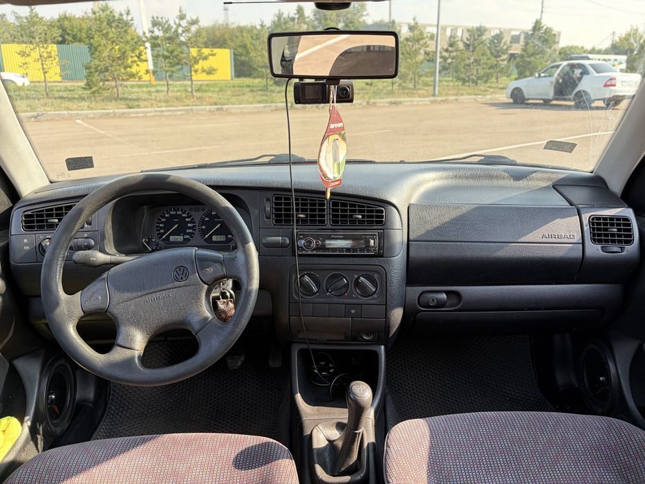Продам автомобиль Volkswagen Vento