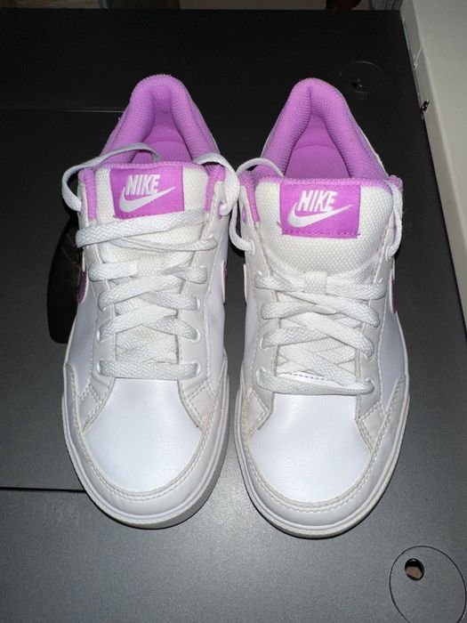 Маратонки NIKE Capri 3