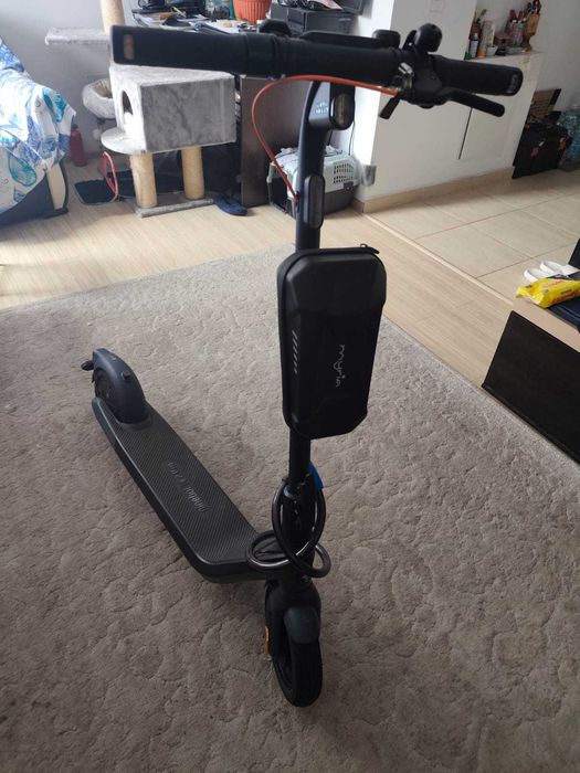 Trotineta electrica Ninebot KickScooter E2 PRO