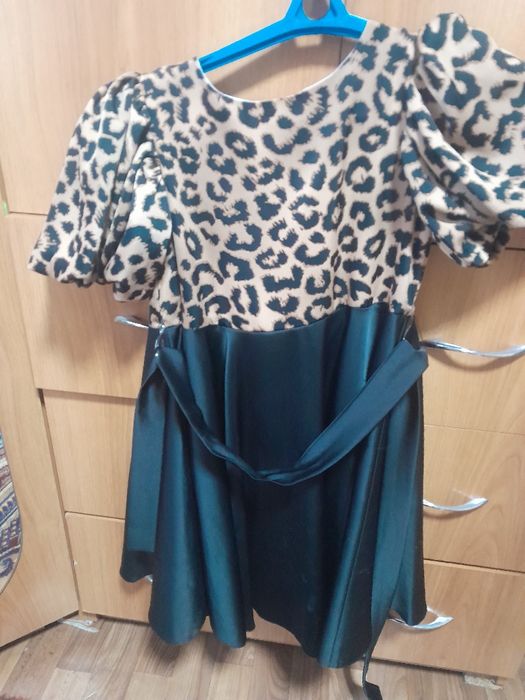 Продам два платья