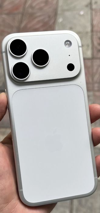 iPhone 17 pro 650.000
