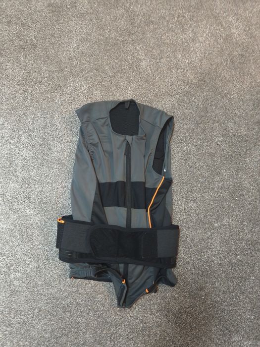 Protecție spate semi rigida